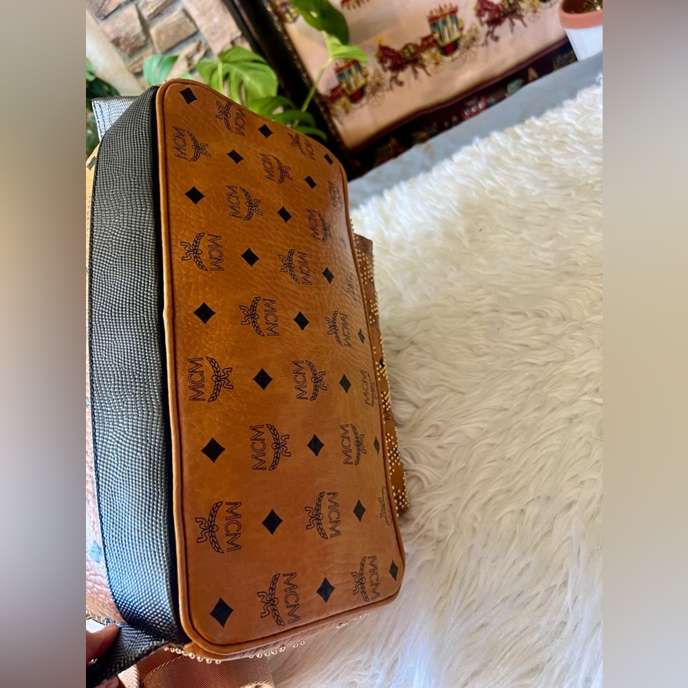 MCM COGNAC VISETOS COATED CANVAS DIAMOND STARK BACKPACK XL - Picture 5 of 14